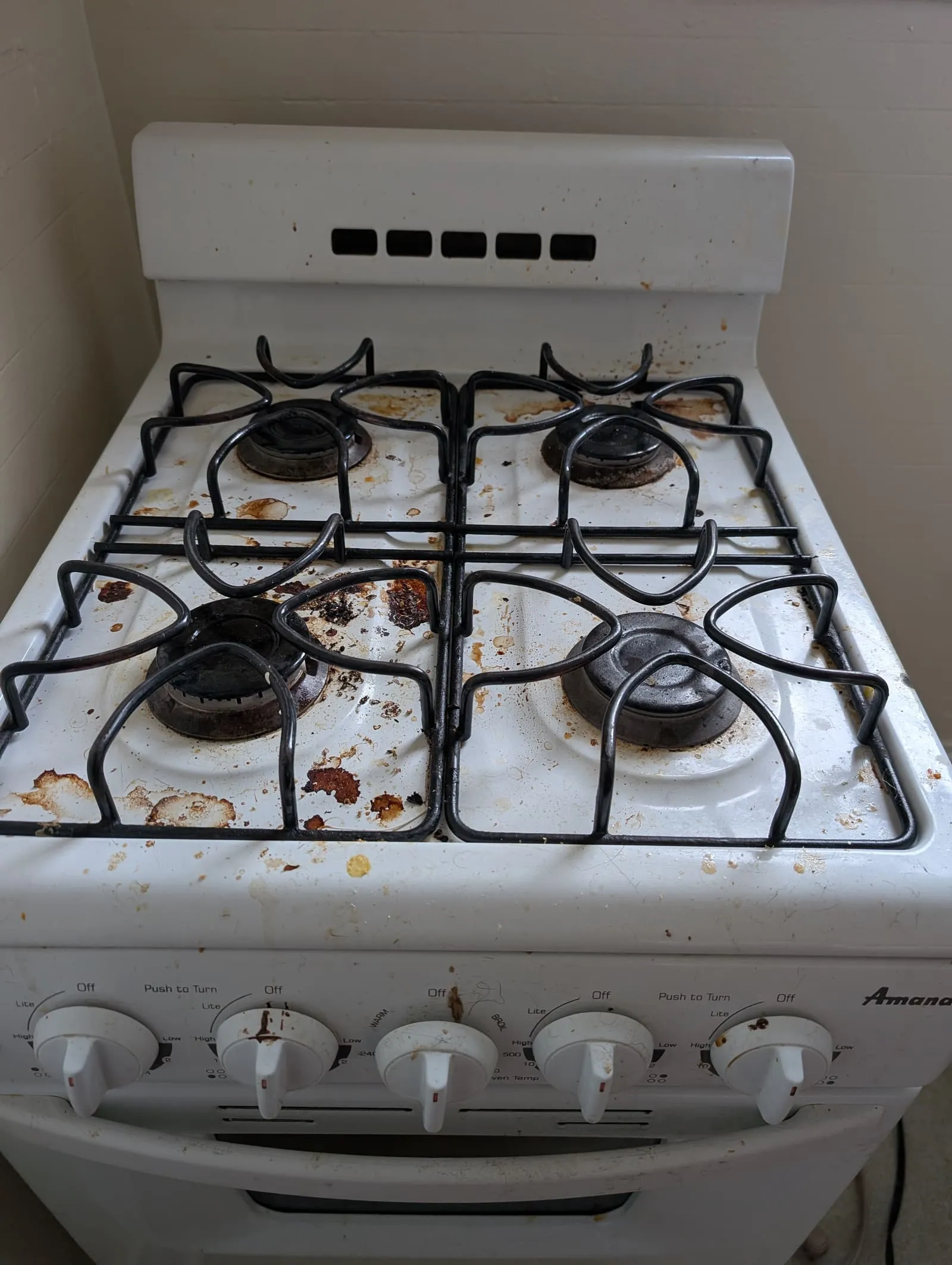 Stove and range before deep cleaning